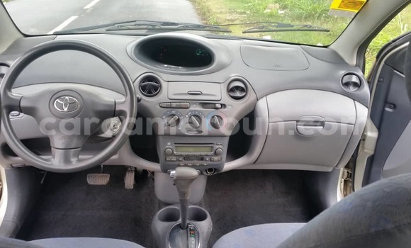 Acheter Occasion Voiture Toyota Yaris Gris à Yaoundé, Central Cameroon Acheter Occasion Voiture Toyota Yaris Gris à Yaoundé, Central Cameroon