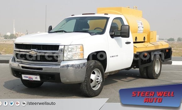 Sayi Imported Chevrolet Silverado White Mota in Import - Dubai a Adamawa