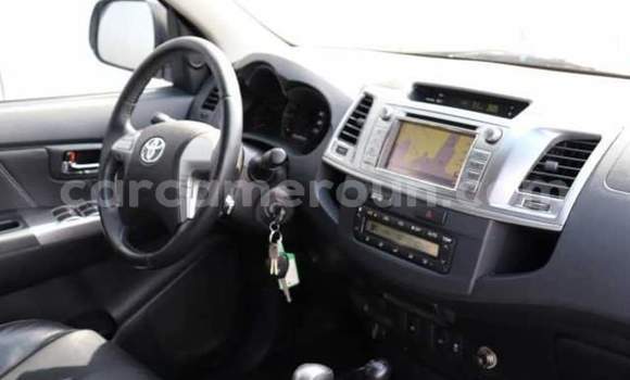 Sayi Na hannu Toyota Hilux M Mota in Douala a Ƙasar Kamaru Sayi Na hannu Toyota Hilux M Mota in Douala a Ƙasar Kamaru