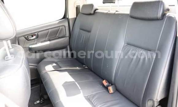 Sayi Na hannu Toyota Hilux M Mota in Douala a Ƙasar Kamaru Sayi Na hannu Toyota Hilux M Mota in Douala a Ƙasar Kamaru