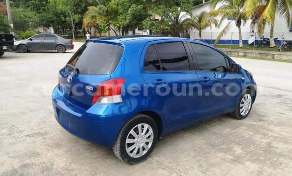 Sayi Na hannu Toyota Yaris Blue Mota in Douala a Ƙasar Kamaru Sayi Na hannu Toyota Yaris Blue Mota in Douala a Ƙasar Kamaru