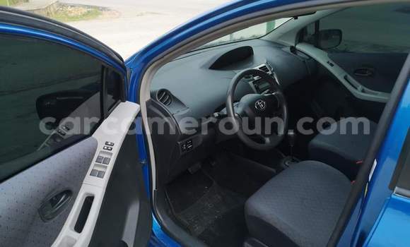 Sayi Na hannu Toyota Yaris Blue Mota in Douala a Ƙasar Kamaru Sayi Na hannu Toyota Yaris Blue Mota in Douala a Ƙasar Kamaru