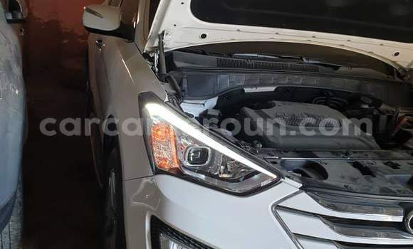 Acheter Occasion Voiture Hyundai Santa Fe Blanc à Douala, Littoral Cameroon Acheter Occasion Voiture Hyundai Santa Fe Blanc à Douala, Littoral Cameroon