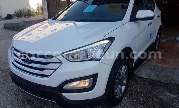 Acheter Occasion Voiture Hyundai Santa Fe Blanc à Douala, Littoral Cameroon Acheter Occasion Voiture Hyundai Santa Fe Blanc à Douala, Littoral Cameroon