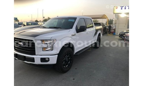 Sayi Imported Ford V8 White Mota in Import - Dubai a Adamawa Sayi Imported Ford V8 White Mota in Import - Dubai a Adamawa