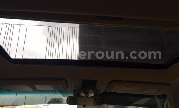 Sayi Na hannu Toyota Land Cruiser Prado Red Mota in Douala a Ƙasar Kamaru Sayi Na hannu Toyota Land Cruiser Prado Red Mota in Douala a Ƙasar Kamaru