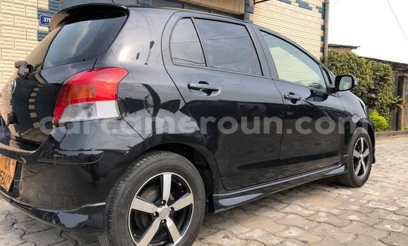 Sayi Na hannu Toyota Yaris Brown Mota in Douala a Ƙasar Kamaru Sayi Na hannu Toyota Yaris Brown Mota in Douala a Ƙasar Kamaru