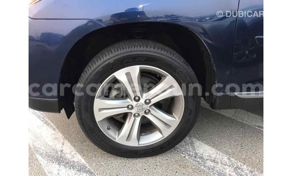 Acheter Import Voiture Toyota Highlander Bleu à Import - Dubai, Adamawa Acheter Import Voiture Toyota Highlander Bleu à Import - Dubai, Adamawa