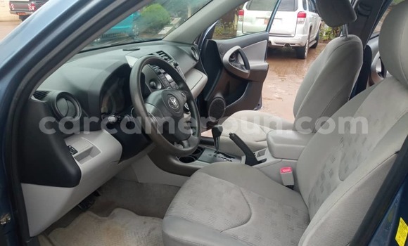 Acheter Occasion Voiture Toyota RAV4 Bleu à Yaoundé, Central Cameroon Acheter Occasion Voiture Toyota RAV4 Bleu à Yaoundé, Central Cameroon