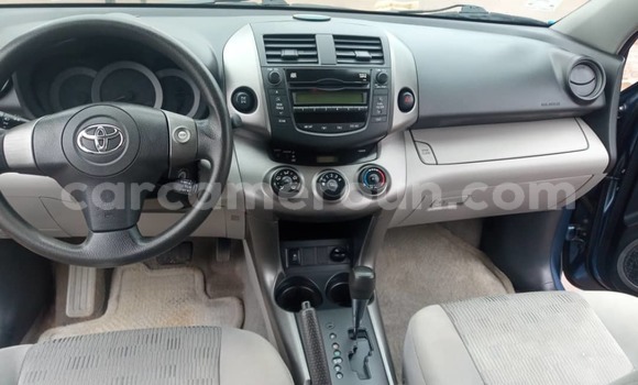 Acheter Occasion Voiture Toyota RAV4 Bleu à Yaoundé, Central Cameroon Acheter Occasion Voiture Toyota RAV4 Bleu à Yaoundé, Central Cameroon