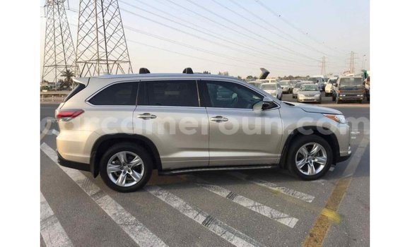 Sayi Imported Toyota Highlander M Mota in Import - Dubai a Adamawa Sayi Imported Toyota Highlander M Mota in Import - Dubai a Adamawa
