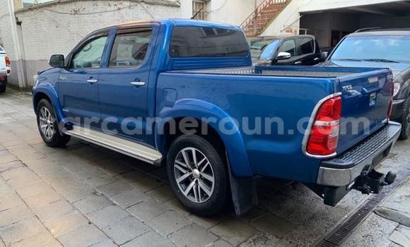 Sayi Na hannu Toyota Hilux Blue Mota in Douala a Ƙasar Kamaru Sayi Na hannu Toyota Hilux Blue Mota in Douala a Ƙasar Kamaru
