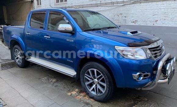 Sayi Na hannu Toyota Hilux Blue Mota in Douala a Ƙasar Kamaru Sayi Na hannu Toyota Hilux Blue Mota in Douala a Ƙasar Kamaru