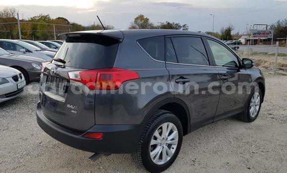 Sayi Na hannu Toyota RAV4 Sauran Mota in Douala a Ƙasar Kamaru Sayi Na hannu Toyota RAV4 Sauran Mota in Douala a Ƙasar Kamaru