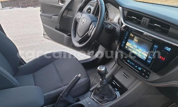 Sayi Na hannu Toyota Corolla Sauran Mota in Douala a Ƙasar Kamaru Sayi Na hannu Toyota Corolla Sauran Mota in Douala a Ƙasar Kamaru