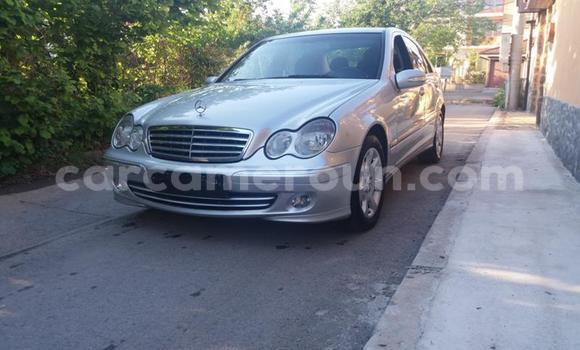 Sayi Na hannu Mercedes‒Benz 230 Sauran Mota in Douala a Ƙasar Kamaru Sayi Na hannu Mercedes‒Benz 230 Sauran Mota in Douala a Ƙasar Kamaru