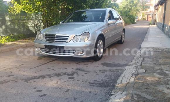 Sayi Na hannu Mercedes‒Benz 230 Sauran Mota in Douala a Ƙasar Kamaru Sayi Na hannu Mercedes‒Benz 230 Sauran Mota in Douala a Ƙasar Kamaru
