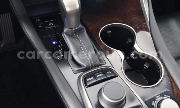 Sayi Na hannu Lexus RX 350 Sauran Mota in Douala a Ƙasar Kamaru Sayi Na hannu Lexus RX 350 Sauran Mota in Douala a Ƙasar Kamaru