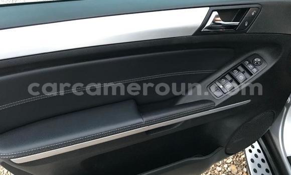 Sayi Na hannu Mercedes‒Benz ML–Class Sauran Mota in Douala a Ƙasar Kamaru Sayi Na hannu Mercedes‒Benz ML–Class Sauran Mota in Douala a Ƙasar Kamaru