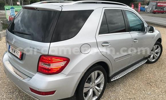 Sayi Na hannu Mercedes‒Benz ML–Class Sauran Mota in Douala a Ƙasar Kamaru Sayi Na hannu Mercedes‒Benz ML–Class Sauran Mota in Douala a Ƙasar Kamaru