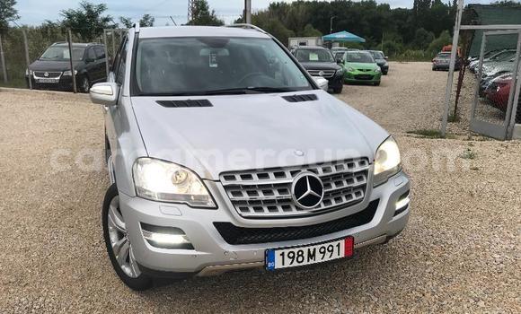 Sayi Na hannu Mercedes‒Benz ML–Class Sauran Mota in Douala a Ƙasar Kamaru Sayi Na hannu Mercedes‒Benz ML–Class Sauran Mota in Douala a Ƙasar Kamaru