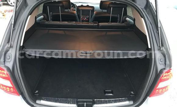 Sayi Na hannu Mercedes‒Benz ML–Class Sauran Mota in Douala a Ƙasar Kamaru Sayi Na hannu Mercedes‒Benz ML–Class Sauran Mota in Douala a Ƙasar Kamaru