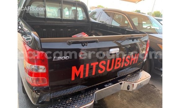 Acheter Import Voiture Mitsubishi L200 Noir à Import - Dubai, Adamawa Acheter Import Voiture Mitsubishi L200 Noir à Import - Dubai, Adamawa