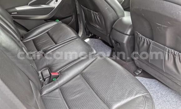 Acheter Occasion Voiture Hyundai Santa Fe Blanc à Yaoundé, Central Cameroon Acheter Occasion Voiture Hyundai Santa Fe Blanc à Yaoundé, Central Cameroon