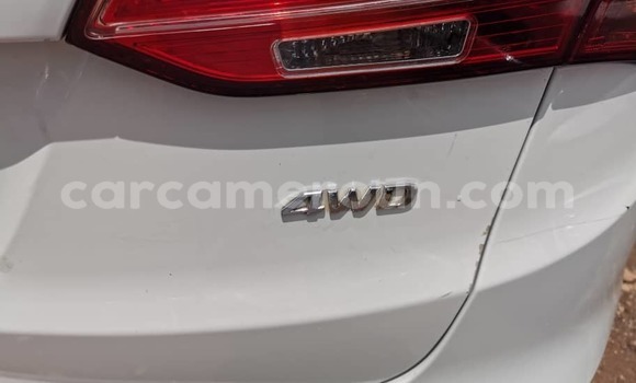 Acheter Occasion Voiture Hyundai Santa Fe Blanc à Yaoundé, Central Cameroon Acheter Occasion Voiture Hyundai Santa Fe Blanc à Yaoundé, Central Cameroon