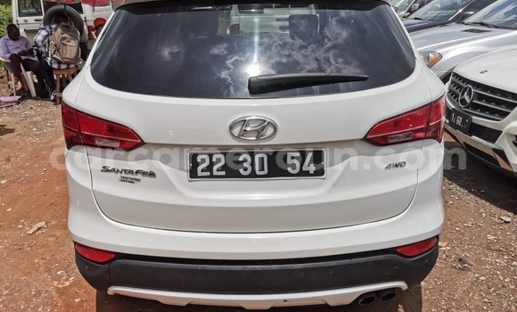 Acheter Occasion Voiture Hyundai Santa Fe Blanc à Yaoundé, Central Cameroon Acheter Occasion Voiture Hyundai Santa Fe Blanc à Yaoundé, Central Cameroon