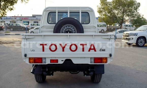 Acheter Import Voiture Toyota Land Cruiser Beige à Import - Dubai, Adamawa Acheter Import Voiture Toyota Land Cruiser Beige à Import - Dubai, Adamawa