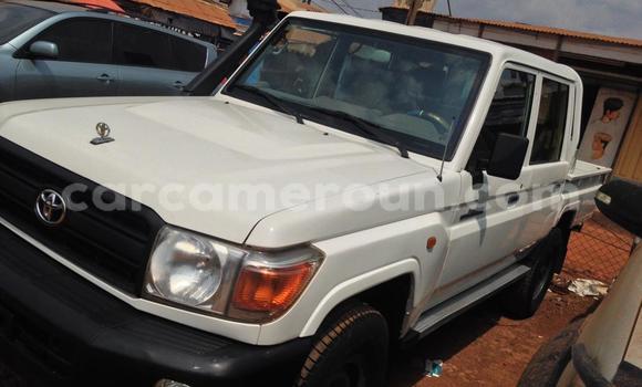 Acheter Occasion Voiture Toyota Land Cruiser Blanc à Yaoundé, Central Cameroon Acheter Occasion Voiture Toyota Land Cruiser Blanc à Yaoundé, Central Cameroon