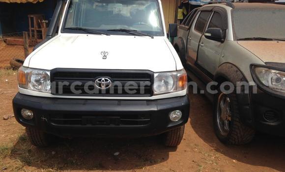 Acheter Occasion Voiture Toyota Land Cruiser Blanc à Yaoundé, Central Cameroon Acheter Occasion Voiture Toyota Land Cruiser Blanc à Yaoundé, Central Cameroon