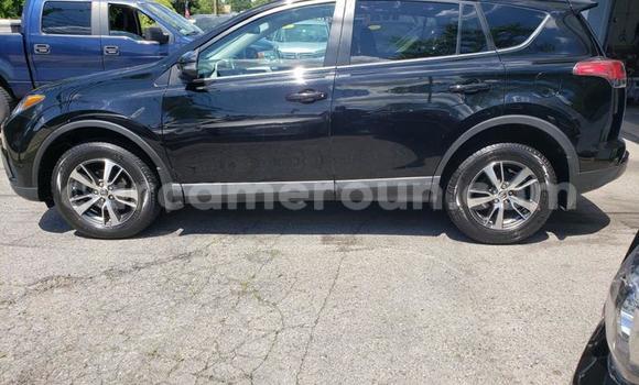 Sayi Na hannu Toyota RAV4 Black Mota in Douala a Ƙasar Kamaru Sayi Na hannu Toyota RAV4 Black Mota in Douala a Ƙasar Kamaru