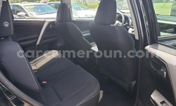 Sayi Na hannu Toyota RAV4 Black Mota in Douala a Ƙasar Kamaru Sayi Na hannu Toyota RAV4 Black Mota in Douala a Ƙasar Kamaru