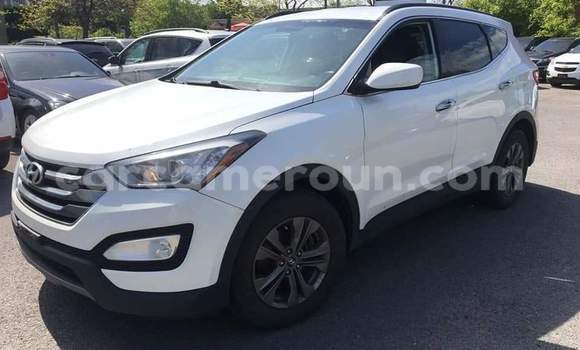 Sayi Na hannu Hyundai Santa Fe White Mota in Douala a Ƙasar Kamaru Sayi Na hannu Hyundai Santa Fe White Mota in Douala a Ƙasar Kamaru