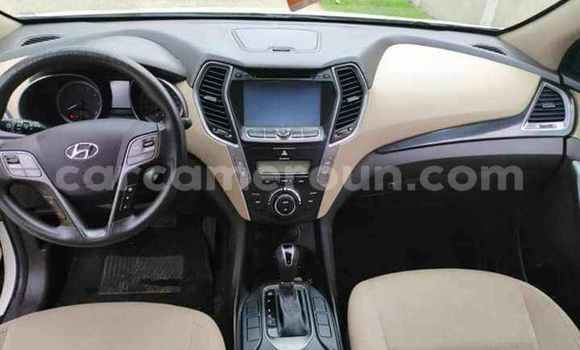 Sayi Na hannu Hyundai Santa Fe White Mota in Douala a Ƙasar Kamaru Sayi Na hannu Hyundai Santa Fe White Mota in Douala a Ƙasar Kamaru
