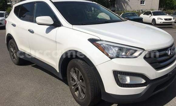 Sayi Na hannu Hyundai Santa Fe White Mota in Douala a Ƙasar Kamaru Sayi Na hannu Hyundai Santa Fe White Mota in Douala a Ƙasar Kamaru