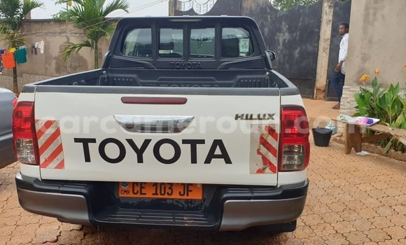 Acheter Occasion Voiture Toyota Hilux Blanc à Yaoundé, Central Cameroon Acheter Occasion Voiture Toyota Hilux Blanc à Yaoundé, Central Cameroon