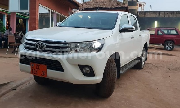 Acheter Occasion Voiture Toyota Hilux Blanc à Yaoundé, Central Cameroon Acheter Occasion Voiture Toyota Hilux Blanc à Yaoundé, Central Cameroon