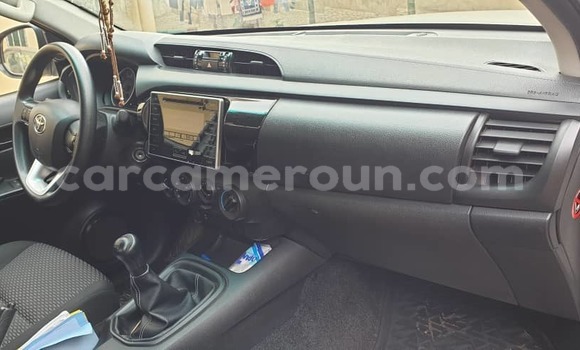 Acheter Occasion Voiture Toyota Hilux Blanc à Yaoundé, Central Cameroon Acheter Occasion Voiture Toyota Hilux Blanc à Yaoundé, Central Cameroon