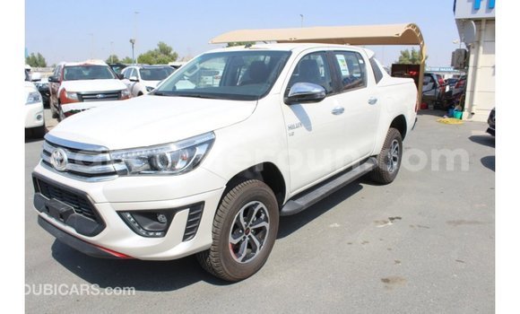 Acheter Import Voiture Toyota Hilux Blanc à Import - Dubai, Adamawa Acheter Import Voiture Toyota Hilux Blanc à Import - Dubai, Adamawa
