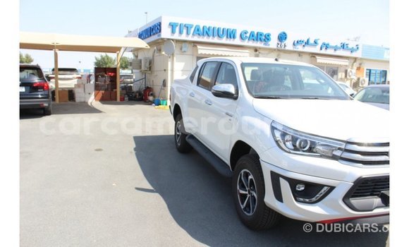 Acheter Import Voiture Toyota Hilux Blanc à Import - Dubai, Adamawa Acheter Import Voiture Toyota Hilux Blanc à Import - Dubai, Adamawa