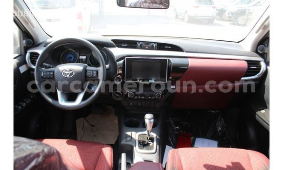 Acheter Import Voiture Toyota Hilux Blanc à Import - Dubai, Adamawa Acheter Import Voiture Toyota Hilux Blanc à Import - Dubai, Adamawa
