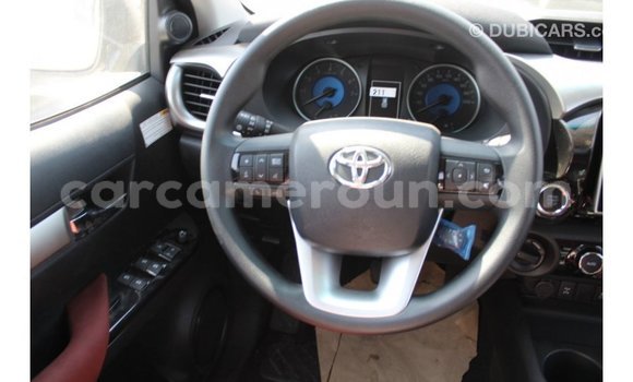 Acheter Import Voiture Toyota Hilux Blanc à Import - Dubai, Adamawa Acheter Import Voiture Toyota Hilux Blanc à Import - Dubai, Adamawa