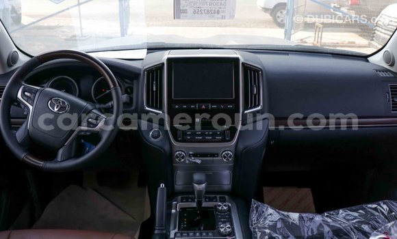 Acheter Import Voiture Toyota Land Cruiser Noir à Import - Dubai, Adamawa Acheter Import Voiture Toyota Land Cruiser Noir à Import - Dubai, Adamawa