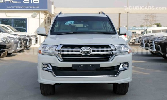 Sayi Imported Toyota Land Cruiser White Mota in Import - Dubai a Adamawa Sayi Imported Toyota Land Cruiser White Mota in Import - Dubai a Adamawa