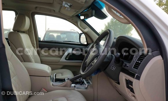 Sayi Imported Toyota Land Cruiser White Mota in Import - Dubai a Adamawa Sayi Imported Toyota Land Cruiser White Mota in Import - Dubai a Adamawa