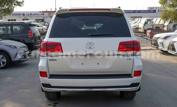 Sayi Imported Toyota Land Cruiser White Mota in Import - Dubai a Adamawa Sayi Imported Toyota Land Cruiser White Mota in Import - Dubai a Adamawa