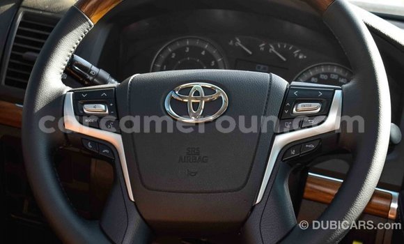 Acheter Import Voiture Toyota Land Cruiser Blanc à Import - Dubai, Adamawa Acheter Import Voiture Toyota Land Cruiser Blanc à Import - Dubai, Adamawa